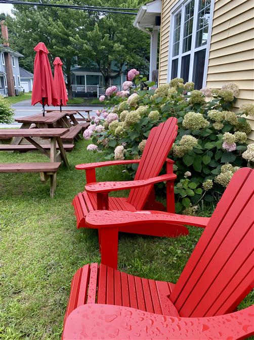 Terrasse-Extérieur (&copy;Auberge Le Sunshine)