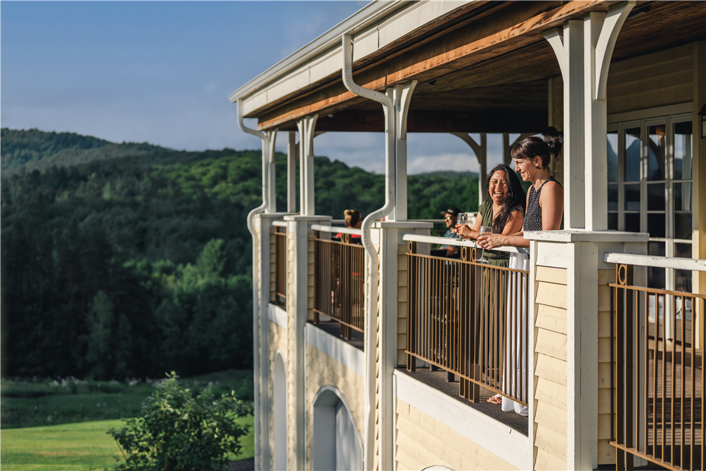 Terrasse du clubhouse (&copy;Mont-Orford)
