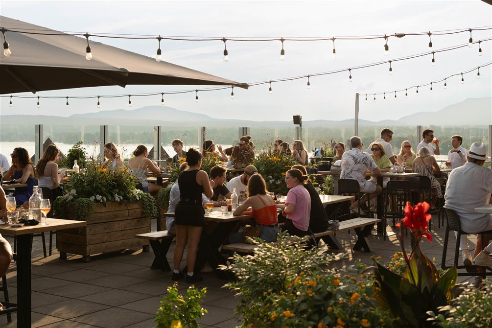 Terrasse du 5e (&copy;Enfants Terribles Magog)