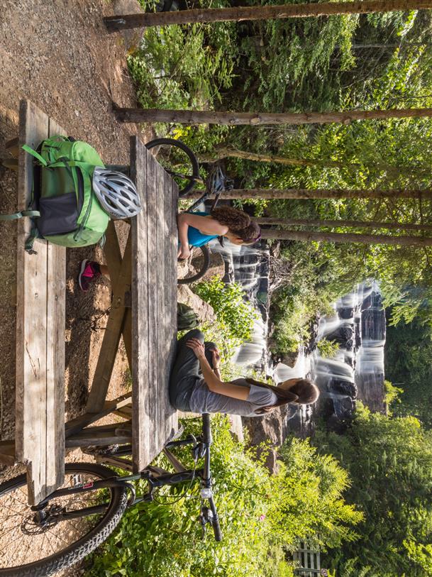Vélo et halte pique-nique à la Chute-aux-rats