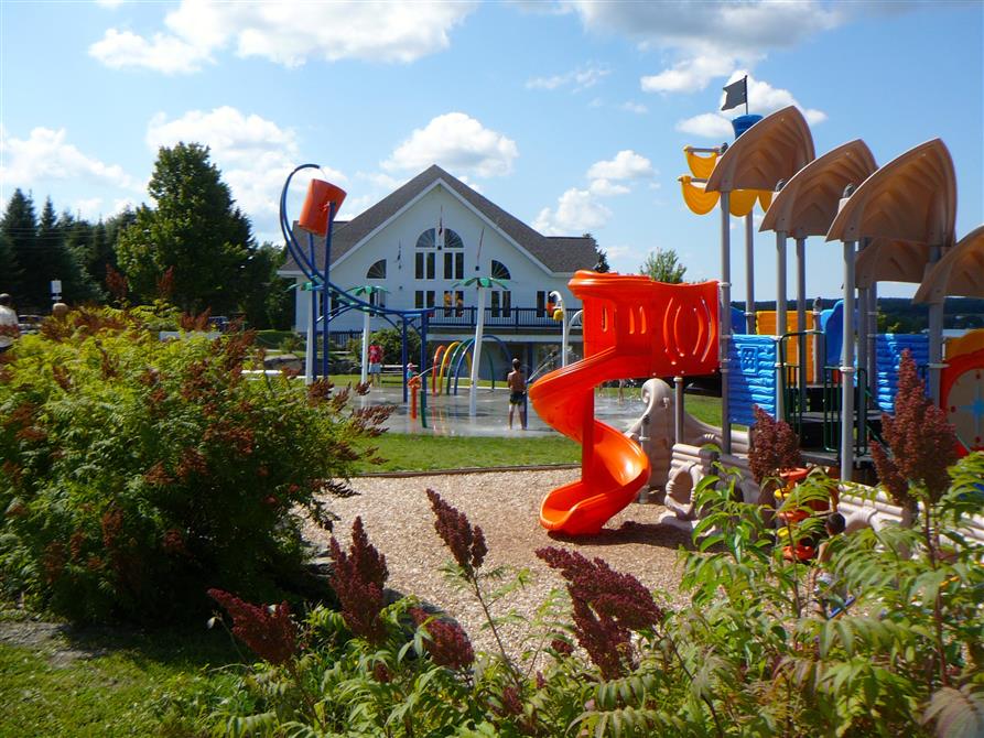 Camping Les Berges du Lac (&copy;Camping Les Berges du Lac)