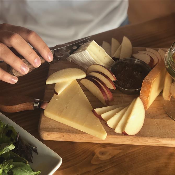 bistro - planche de fromage (&copy;Cidrerie Milton)