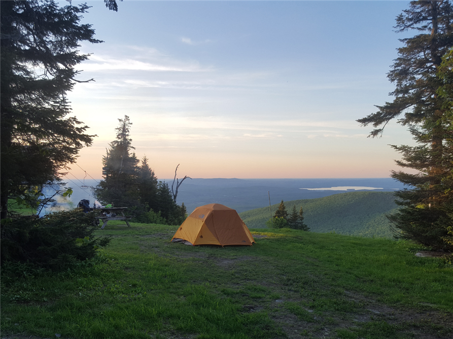 Camping Mont SUTTON (&copy;Mont SUTTON)