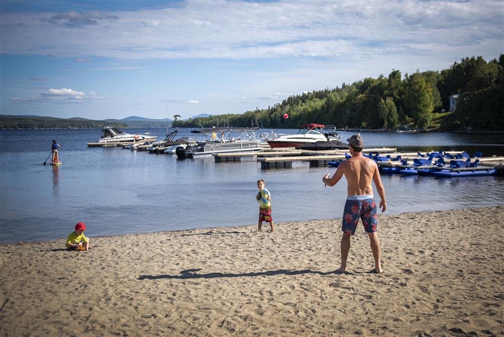 Plaisir sur la plage!  (&copy;Claude Grenier)