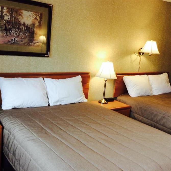 double beds (&copy;Motel la paysanne)