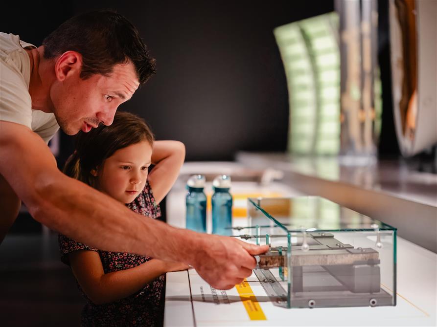 Musée de l'ingéniosité J. Armand Bombardier  (&copy;Jean-Michel Naud, Photographe)