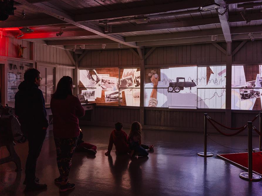 Garage (&copy;Jean-Michel Naud, Photographe )