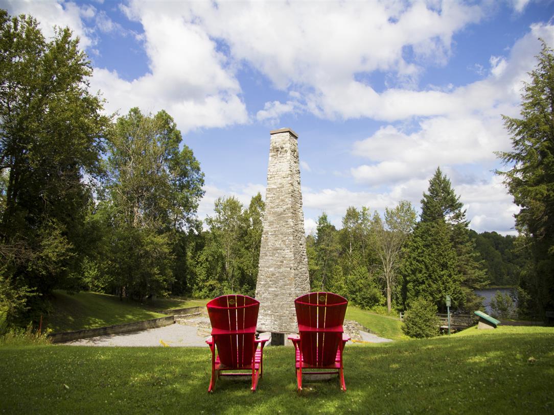 Forge Low Fireplace - Red Chairs Parks Canada