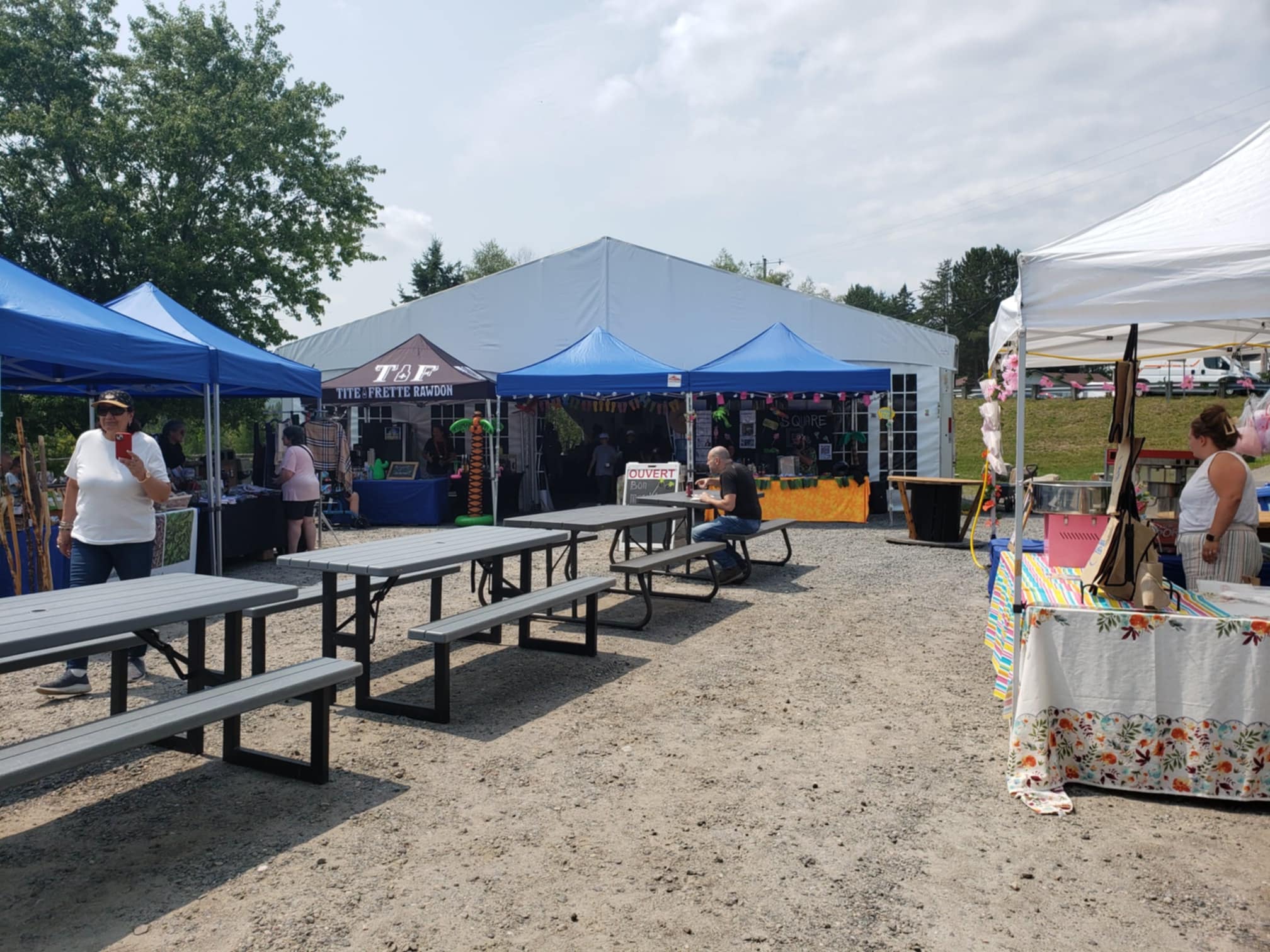 March&#233; authentique de Notre-dame-de-la-Merci - 1