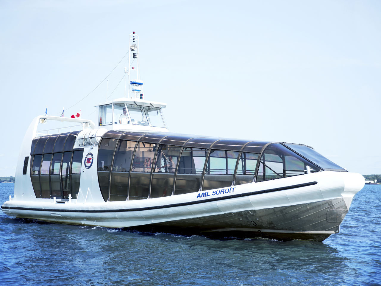 Navette fluviale Québec SainteAnnedeBeaupré Ferry Québec Bonjour Québec