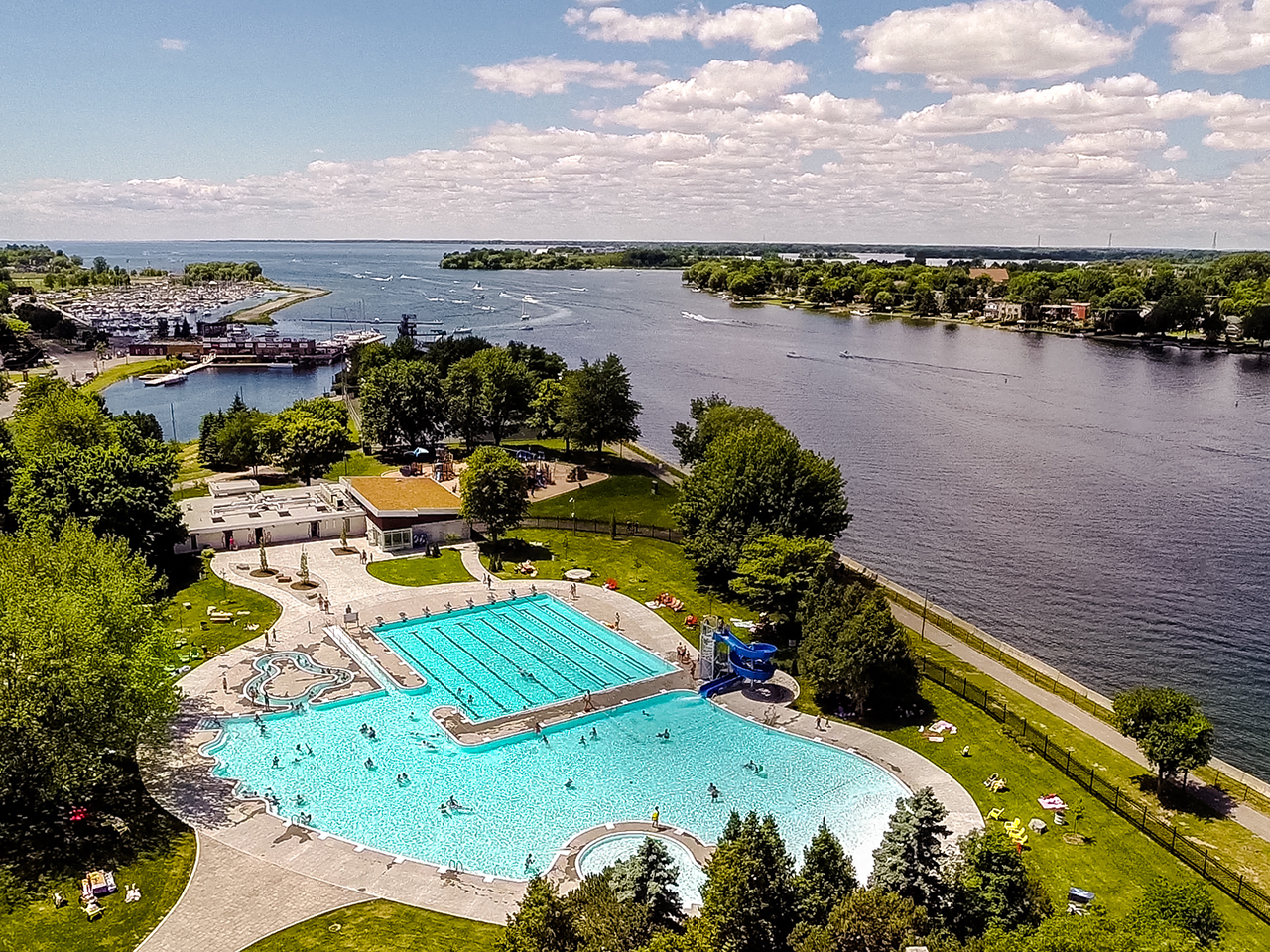 Parc DelphaSauvé Municipal park SalaberrydeValleyfield Bonjour Québec