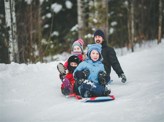 Glissade au parc des Pionniers