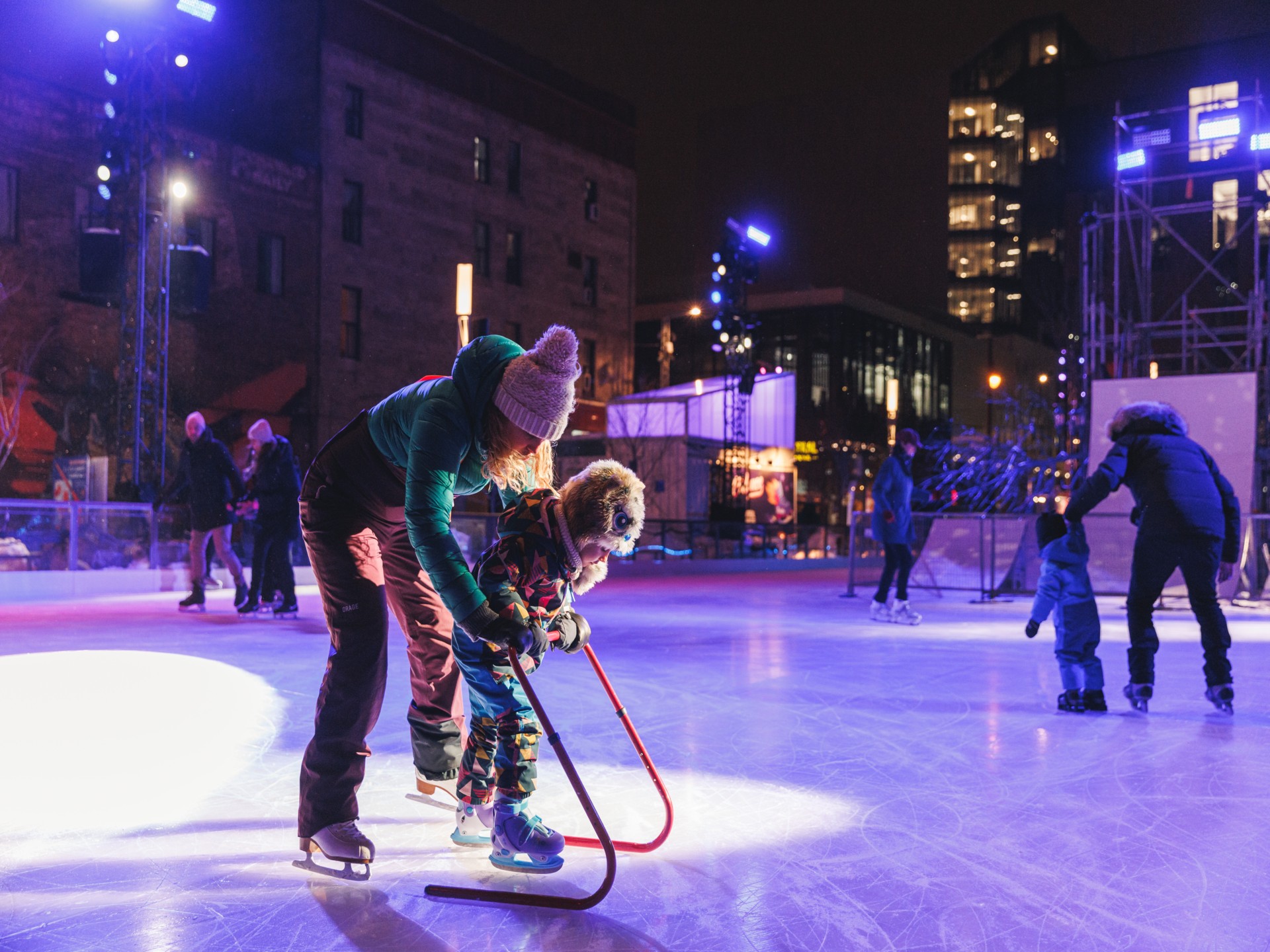 Patin Patin (Quartier des spectacles) Sports/outdoor equipment rental