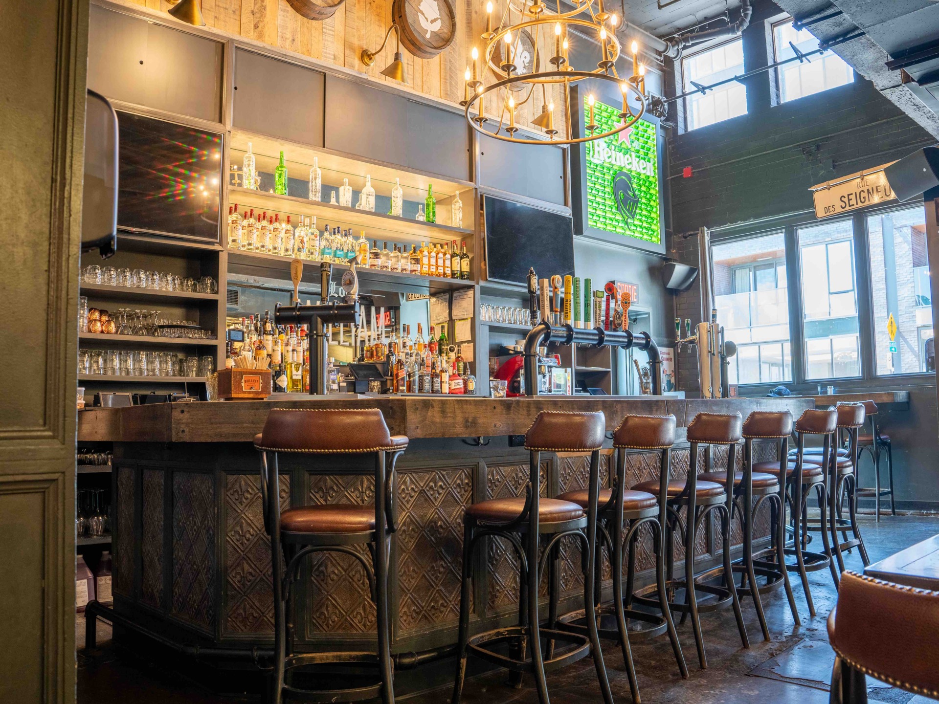 Pub Lord William Bar, Montréal Bonjour Québec