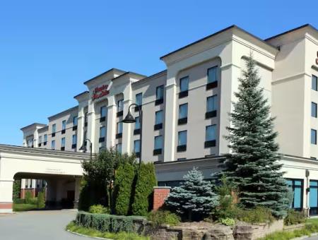 HAMPTON INN &amp; SUITES BY HILTON LAVAL HOTEL